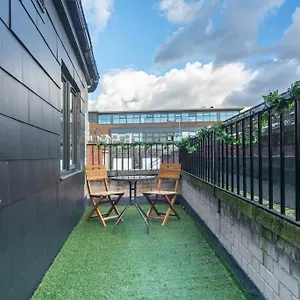 Apartment Luxury City Centre Penthouse With Balcony - 2 Bed, Nottingham